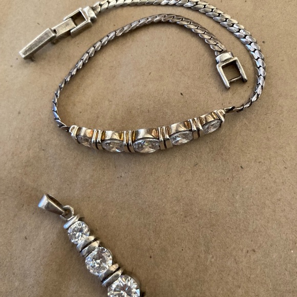 Sterling silver jc bracelet an pendant with beautiful crystals - Picture 8 of 8